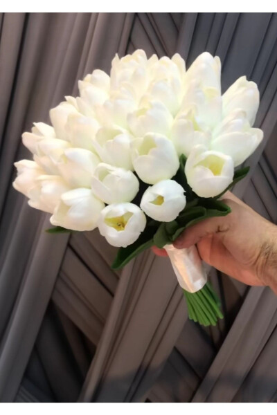 21 Wet Tulip Bridal Bouquet - 3