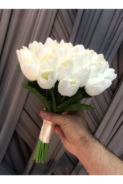 21 Wet Tulip Bridal Bouquet - 4