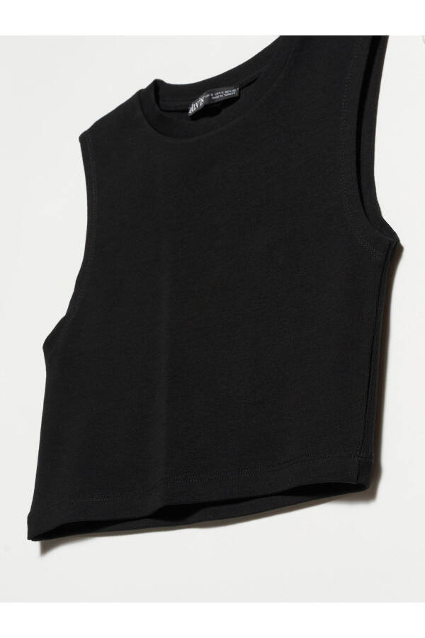 30125 Crop Top - Black - 3