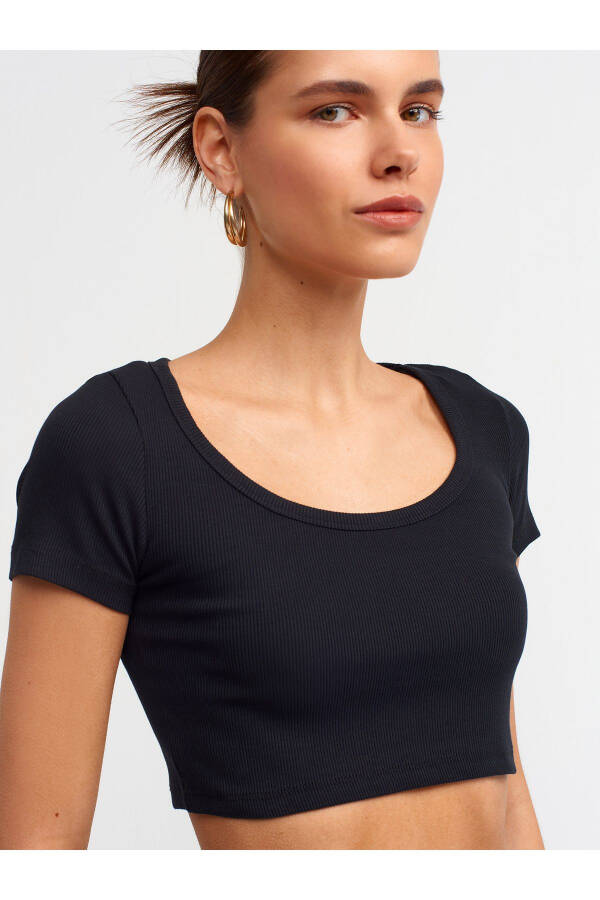 30876 Short Sleeve Crop Top - Black - 12