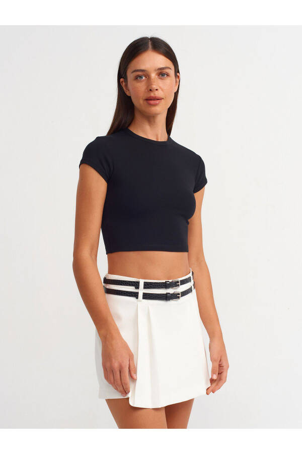 30936 Tanaga o'tirgan Crop Top - Qora - 19