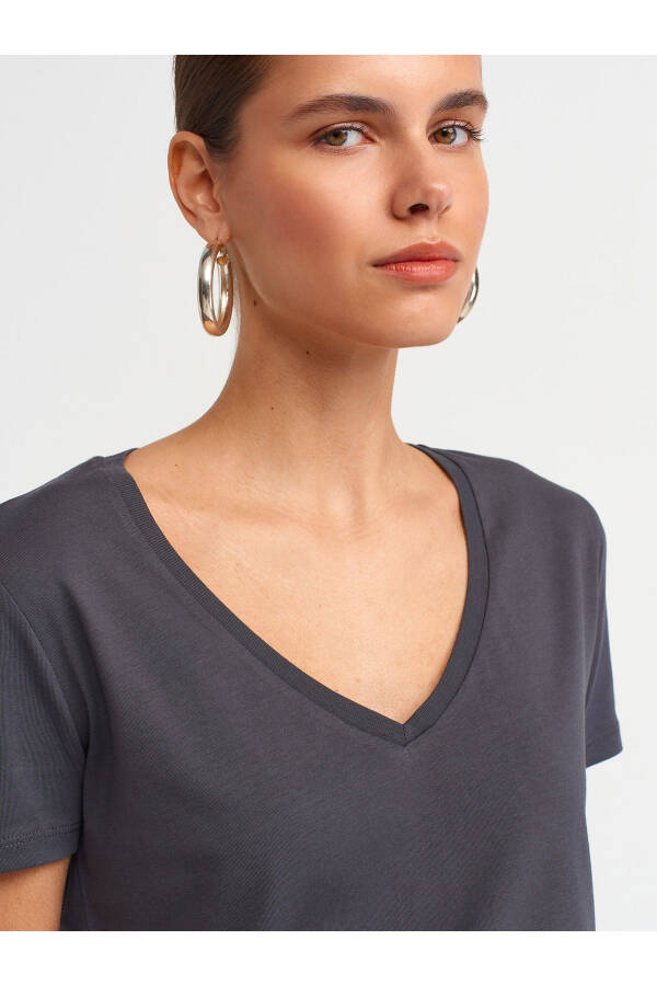 3470 V Neck Basic T-Shirt - Anthracite - 12