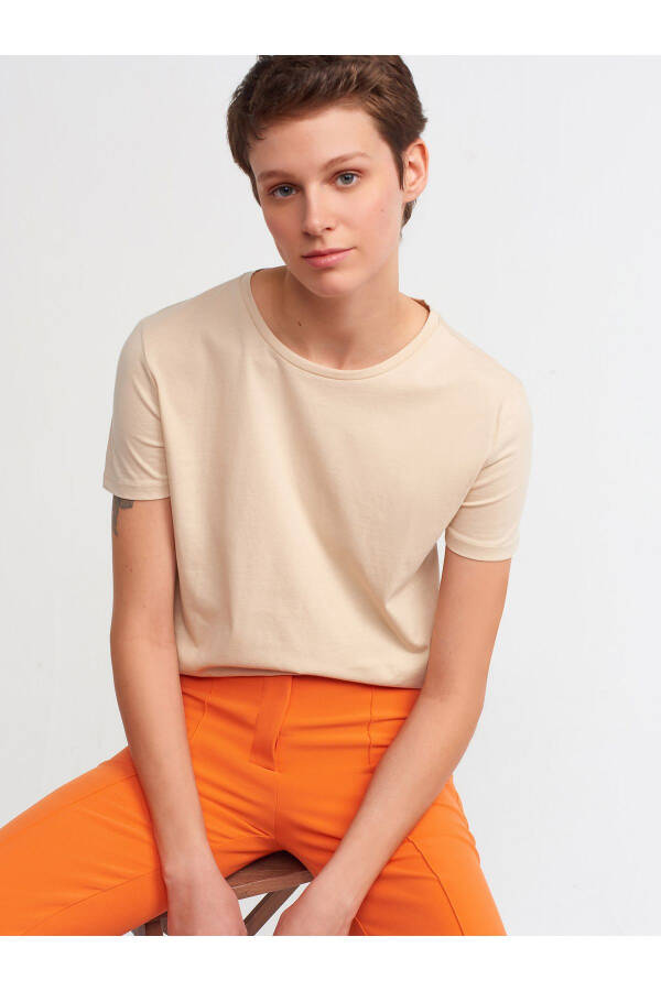 3471 Crew Neck Basic T-shirt - Beige - 5