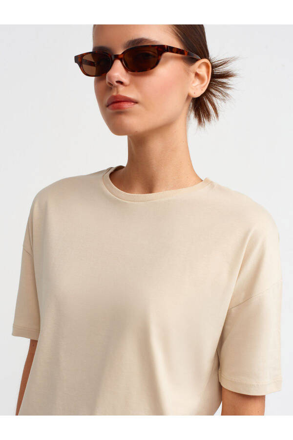 3683 Crew Neck Basic T-shirt - Light Beige - 16