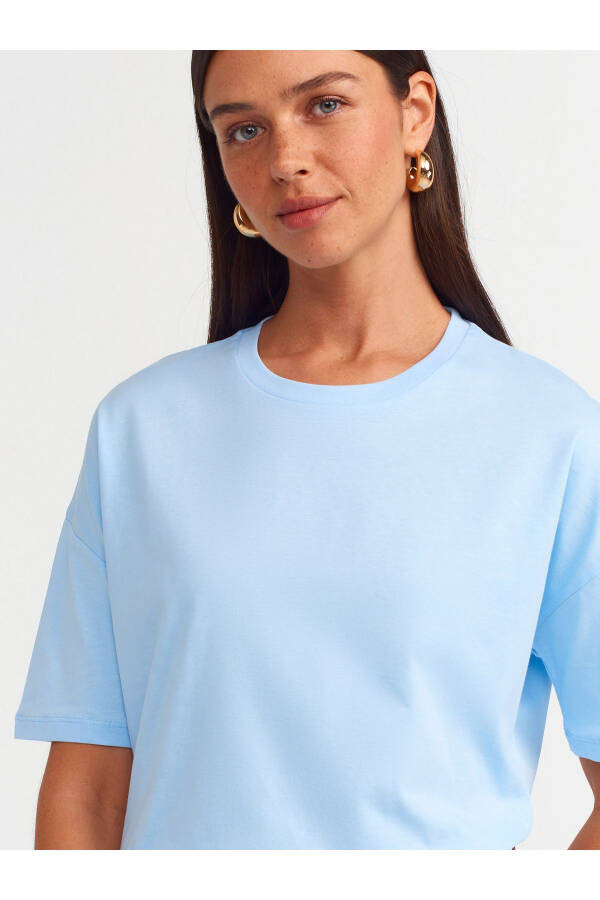 3683 Crew Neck Basic T-shirt - Light Blue - 16