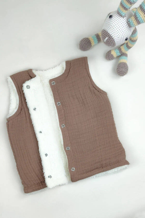 4-layer muslin & Wellsoft baby vest - 1