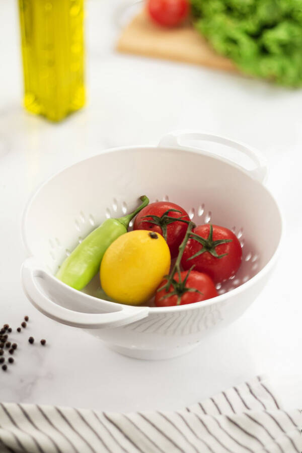 Acrylic White Pasta Strainer & Vegetable Fruit Colander - 2