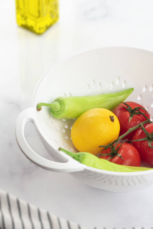 Acrylic White Pasta Strainer & Vegetable Fruit Colander - 3