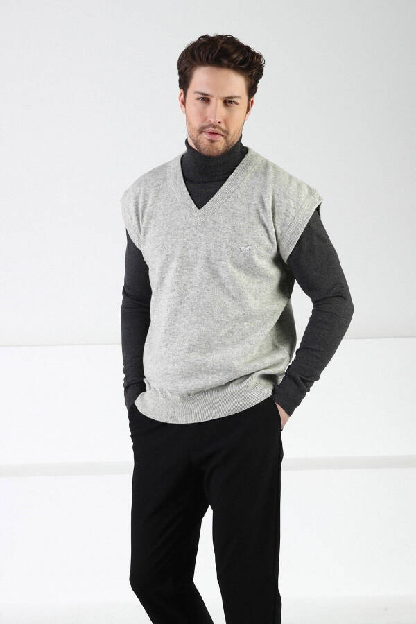 A.grey V-Neck 100% Lambswool Men's Sweater - 1