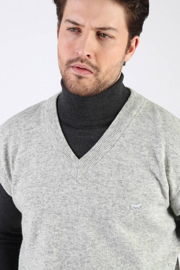 A.grey V-Neck 100% Lambswool Men's Sweater - 2