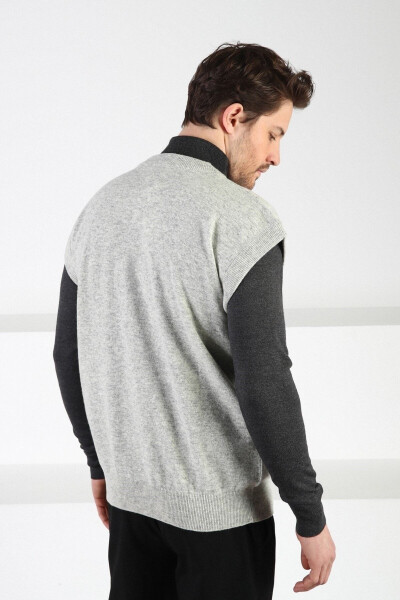 A.grey V-Neck 100% Lambswool Men's Sweater - 5