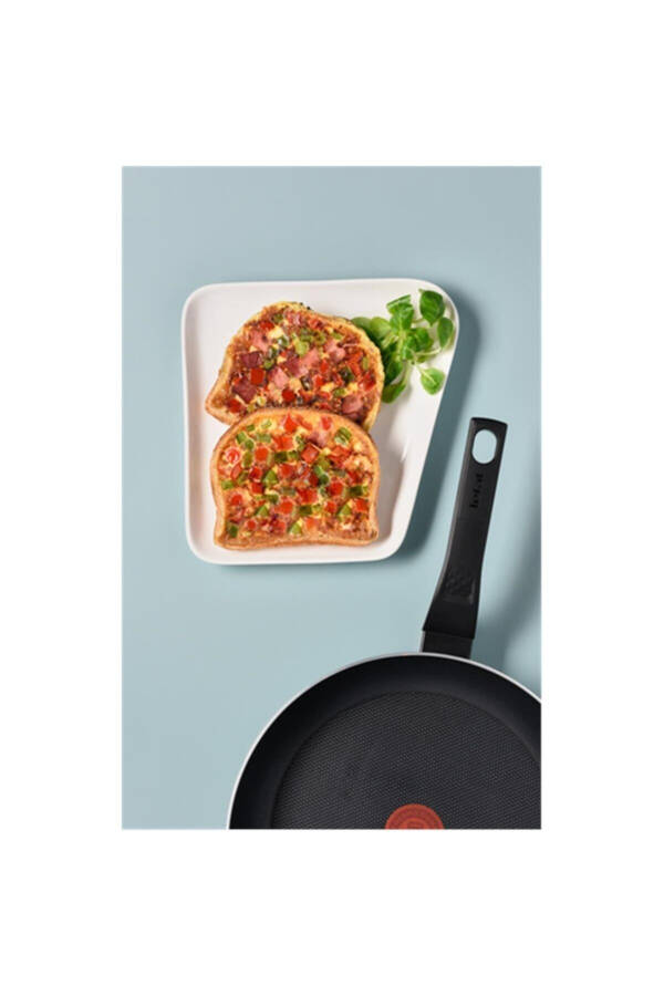 B55604 Titanium 1X SimpleCook Pan 24 cm - 8