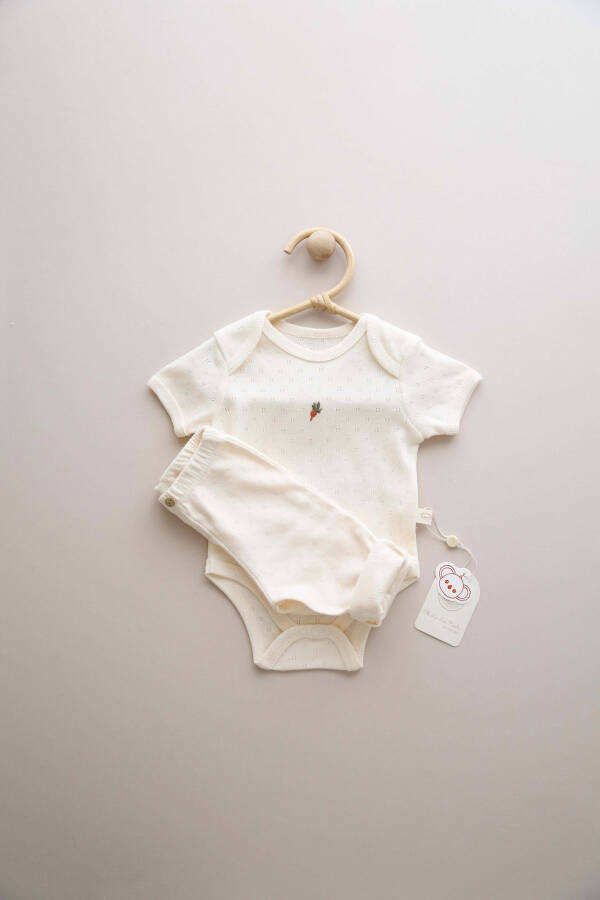 Baby Bodysuit with Beetroot Embroidery - Leggings Set - 4