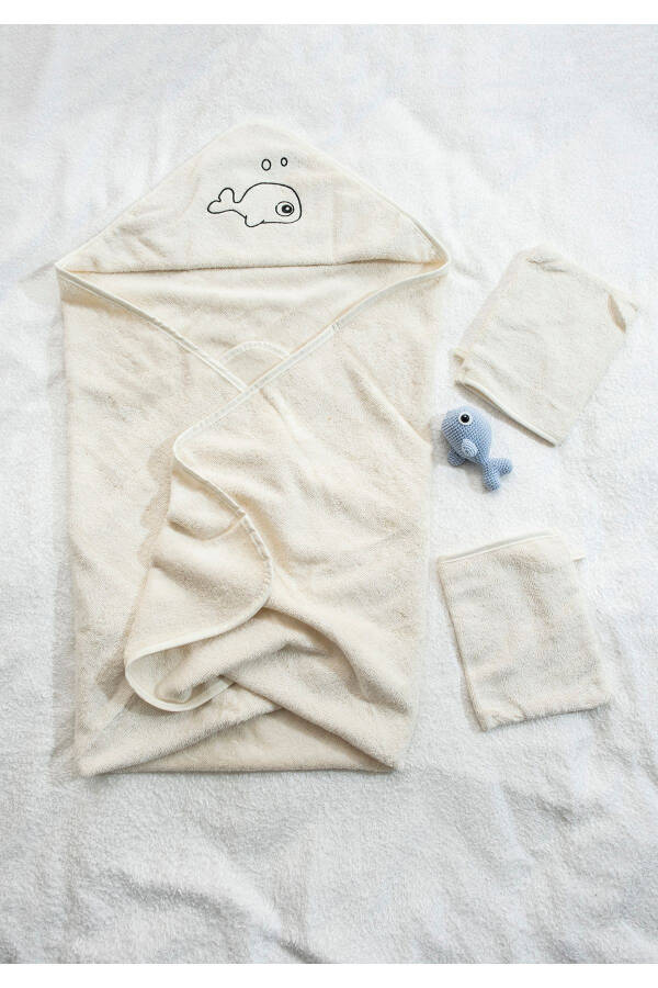 Bamboo Fish Embroidered Baby Towel Swaddle And Bag Set - 13