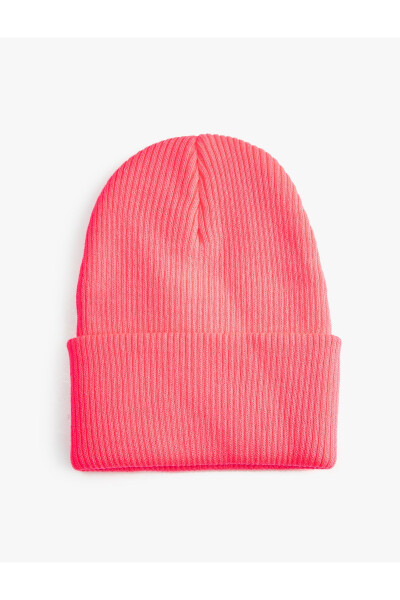 Basic beanie with a ribbed knit. - 1