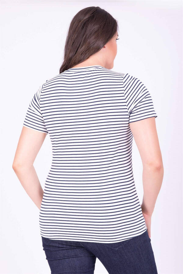 Basic T-Shirt with Round Neck - 3