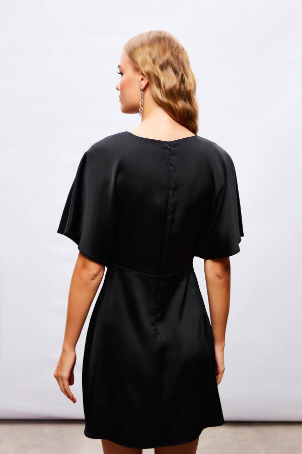 Batwing Sleeve Mini Dress - BLACK - 16