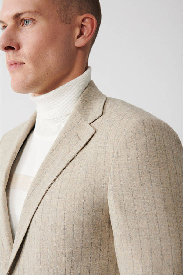 Beige wool, single breasted, lined, patch pocket, slim fit men's jacket. - 3