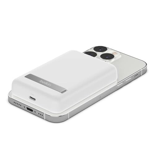 Belkin BoostCharge Kablosuz Şarj Cihazı 5K, MagSafe Uyumluluğu ile 7.5W Şarj, Dahili Açılır Ayaklık - iPhone 15, 15 Plus, 15 Pro, 15 Pro Max, iPhone 14, AirPods ve Daha Fazlasıyla Uyumludur - Beyaz - 4