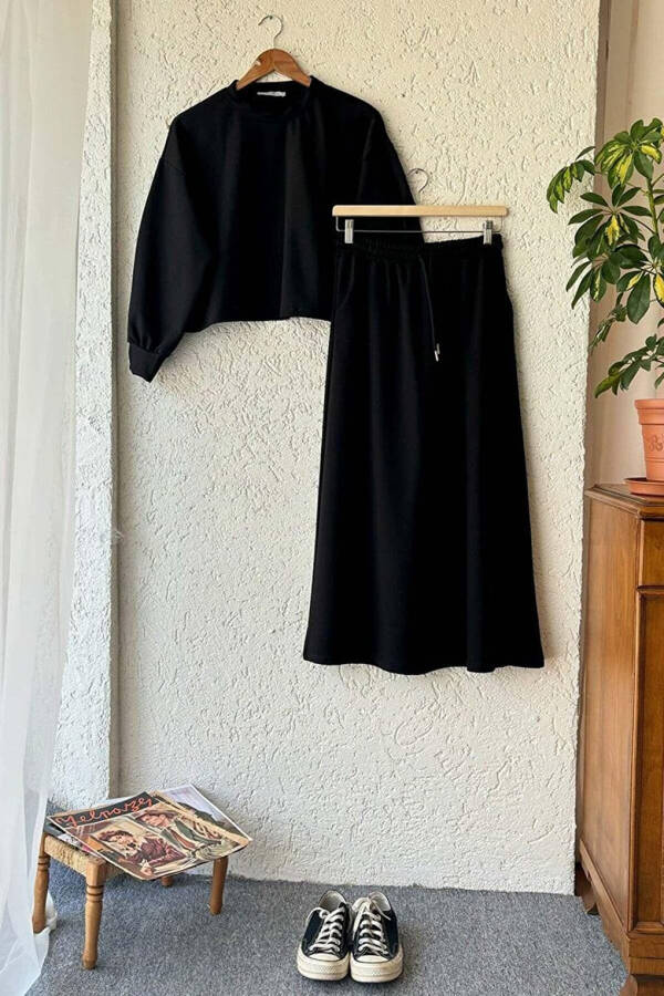 Black 2 Thread Sweat Skirt & Ahsen Crop Set - 1