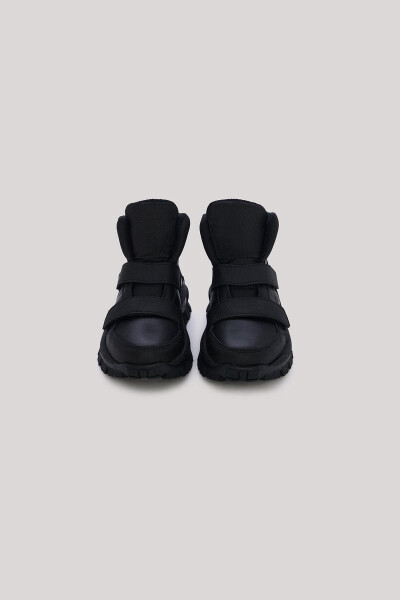 Black boots for boys. - 1