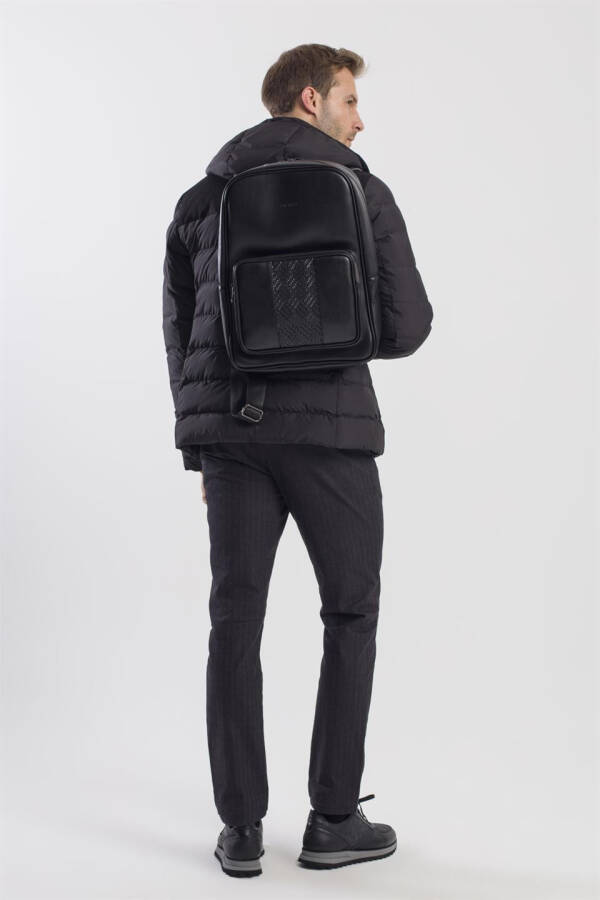 Black casual backpack with zipper. - 11