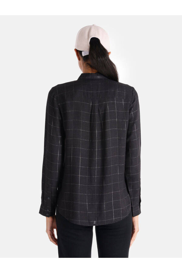 Black checkered long-sleeve slim fit women's shirt - 2