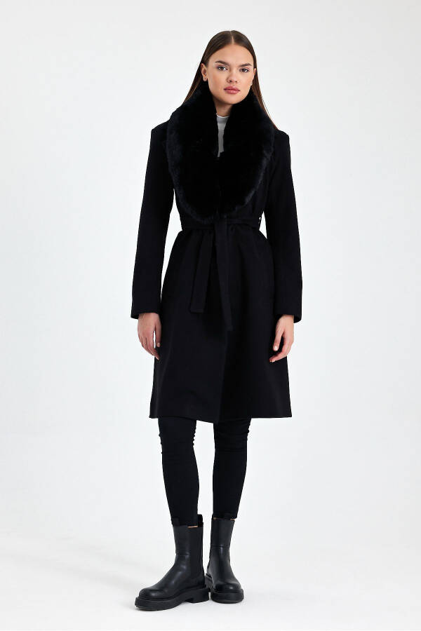 Black collar, fur-trimmed cashmere coat. - 5