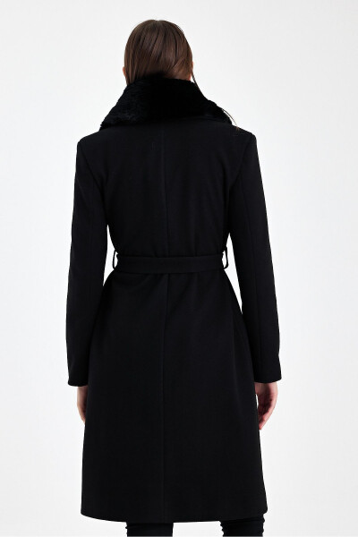 Black collar, fur-trimmed cashmere coat. - 8