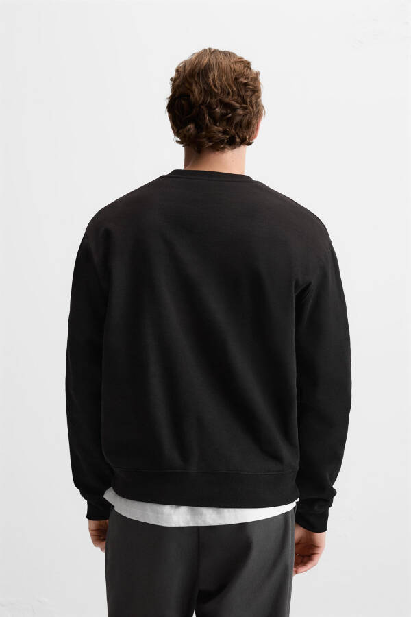 Black crew neck sweatshirt - 12