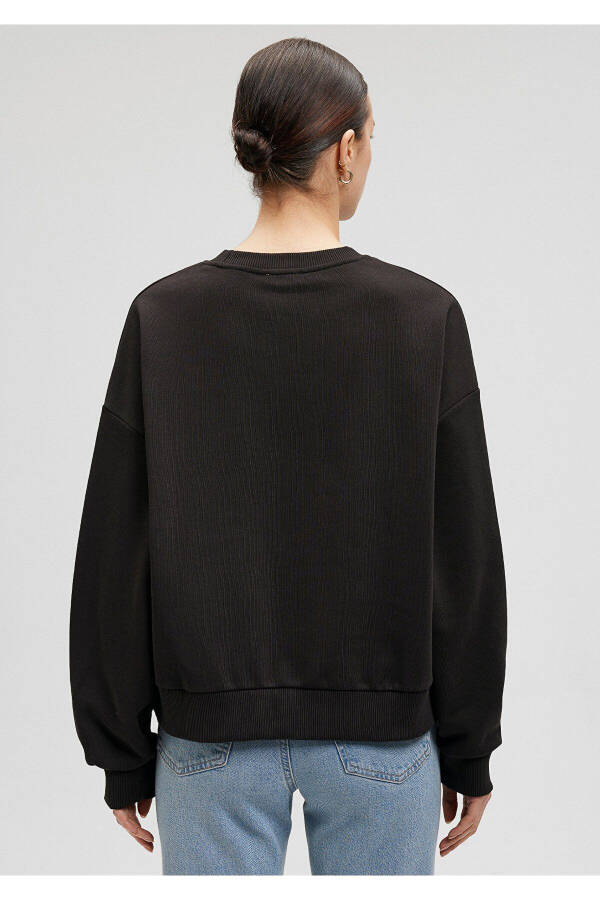 Black Crewneck Basic Sweatshirt 1611770-900 - 22