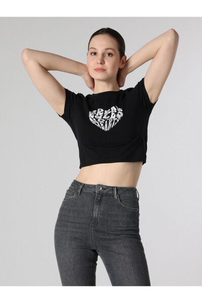 Black crop top, short sleeves, crew neck with neck print. - 6