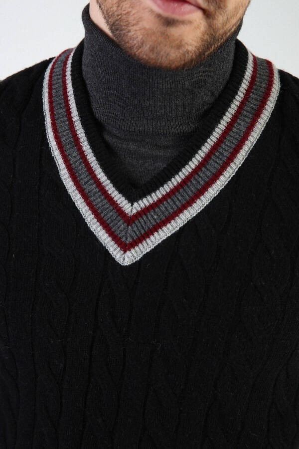 Black Knit Pattern V-Neck Wool Men's Sweater - 2