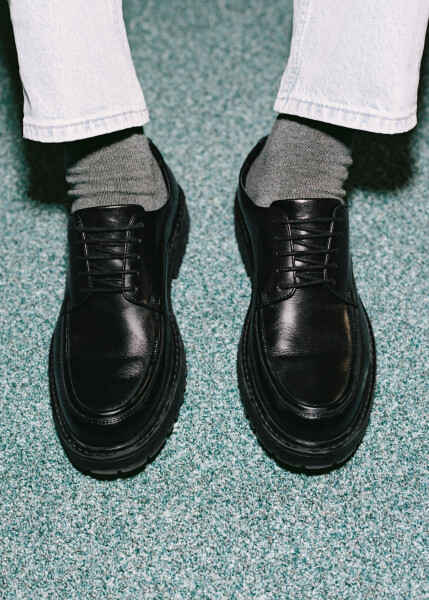 Black leather blucher shoes - 5