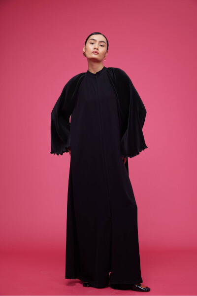 Black Pleated Sleeve Abaya - 1