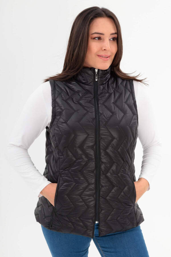 Black quilted vest with a zigzag pattern in plus size - 3