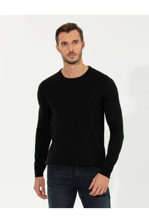 Black Slim Fit Crew Neck Basic Knit Sweater - 10