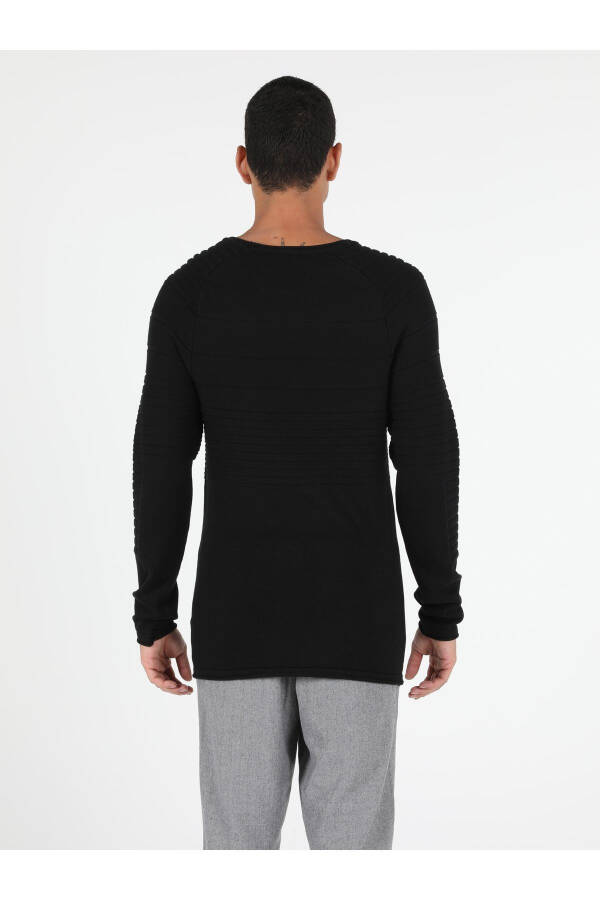 Black slim fit crew neck men's sweater - 2