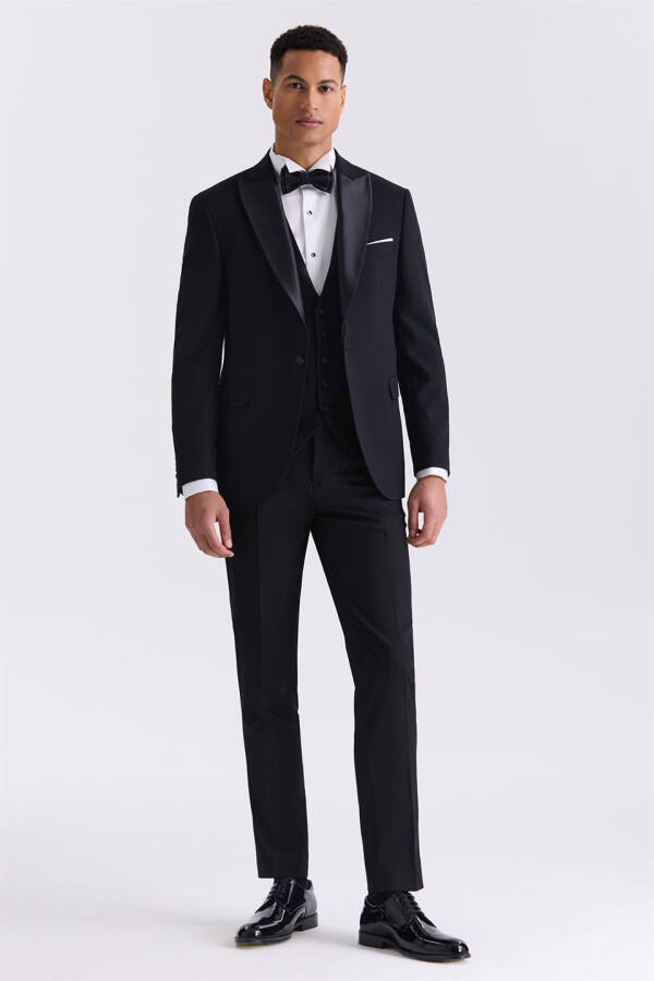 Black Slim Fit Peak Lapel Tuxedo Suit - 2