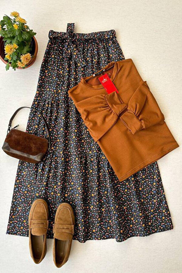 Black Small Flowered Layered Skirt & Camel 2 Yarn Crop Set - 1