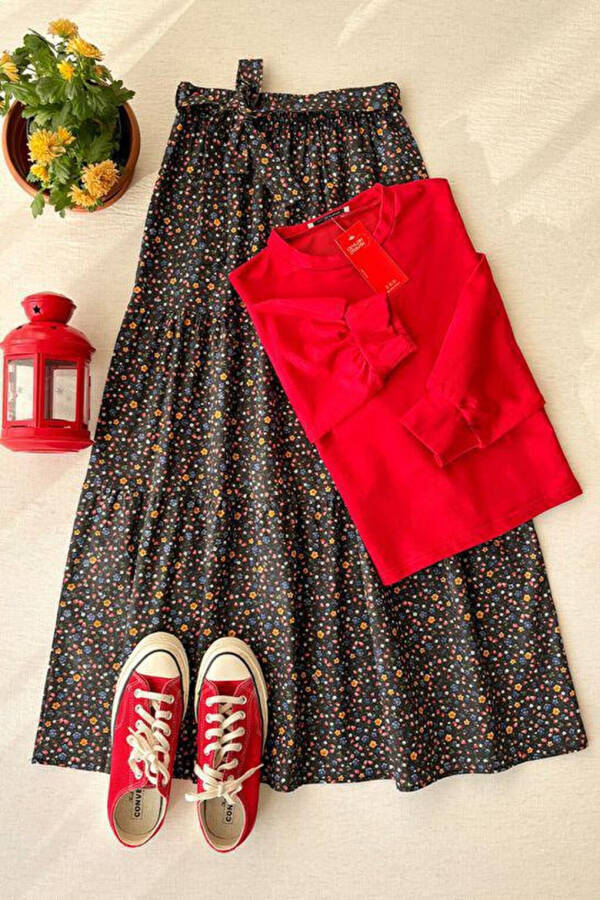 Black Small Flowered Layered Skirt & Red 2-Thread Crop Set - 1