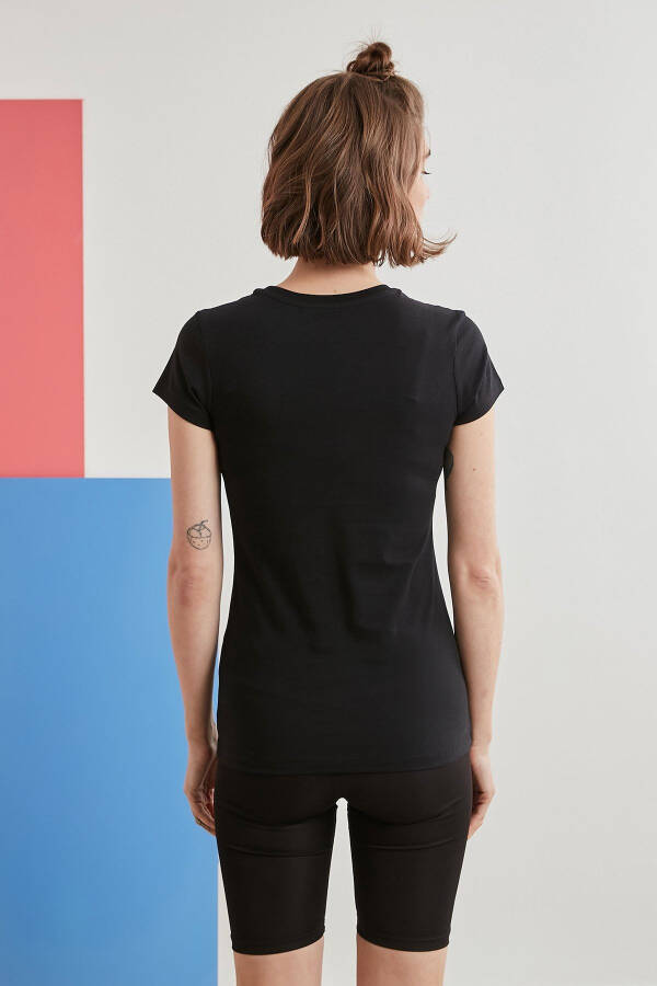 Black T-shirt for Women - 8