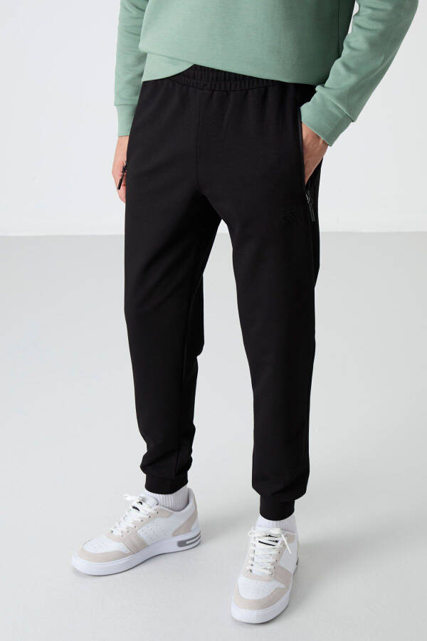 Black Zipper Pocket Standard Fit Jogger Men's Sweatpants - 7