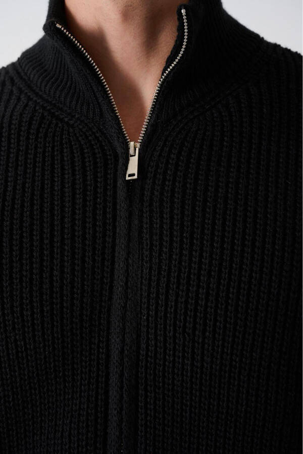 Black zippered oversized knit cardigan - 3