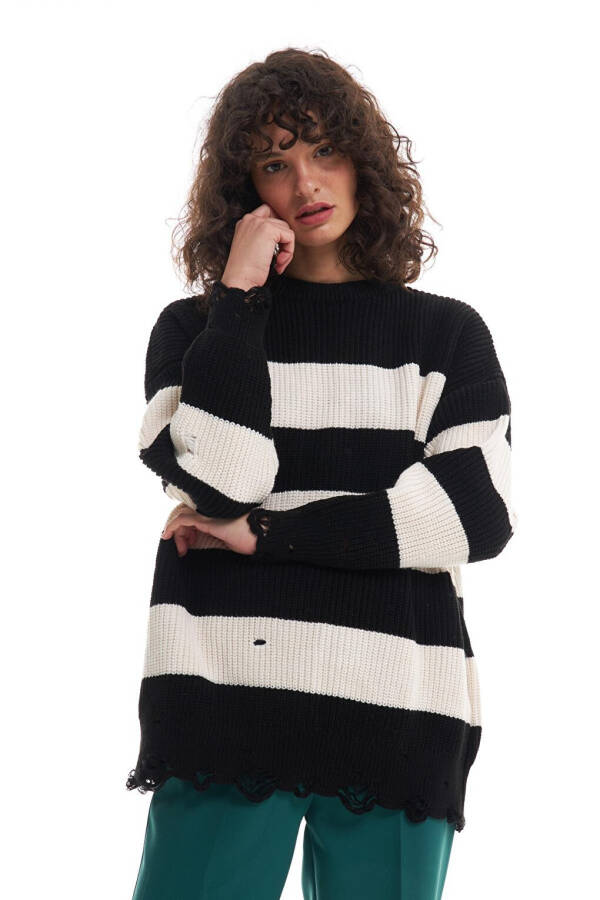 Block Color Ripped Oversize Sweater Black - 1