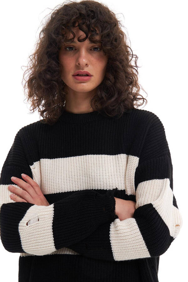 Block Color Ripped Oversize Sweater Black - 3