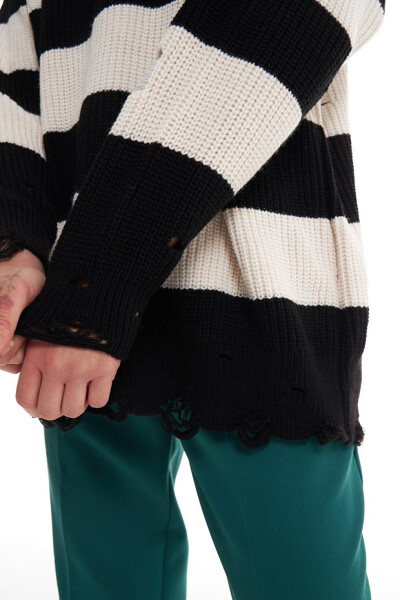 Block Color Ripped Oversize Sweater Black - 4