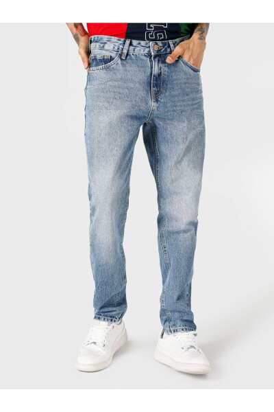 Blue jeans for men. - 4