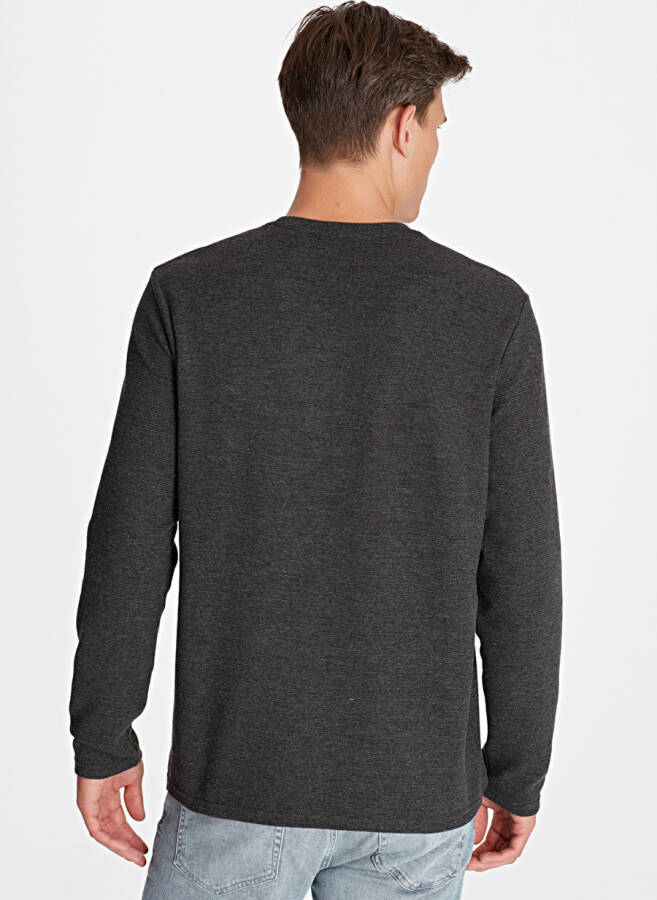 Blue long-sleeved gray t-shirt - 3