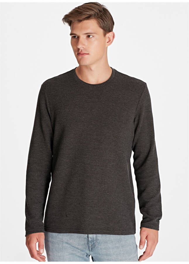 Blue long-sleeved gray t-shirt - 8